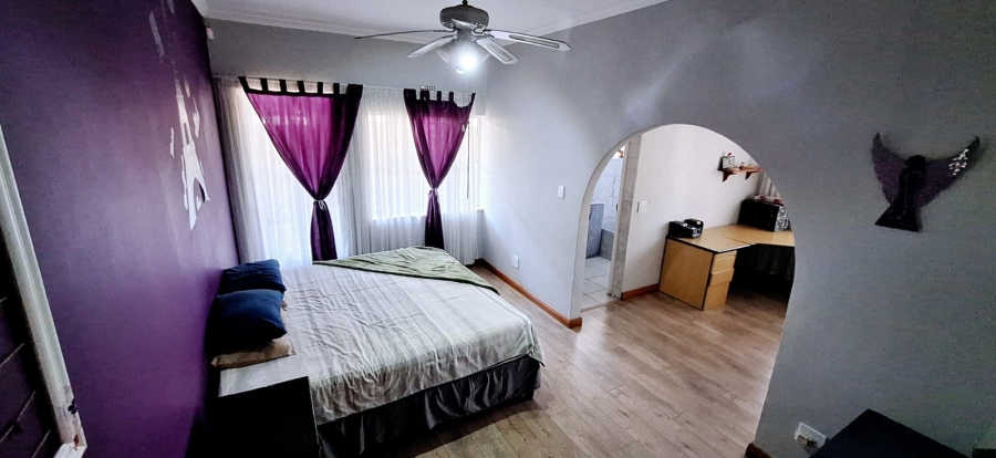 5 Bedroom Property for Sale in Libradene Gauteng
