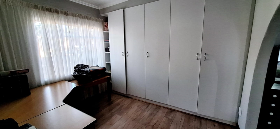 5 Bedroom Property for Sale in Libradene Gauteng