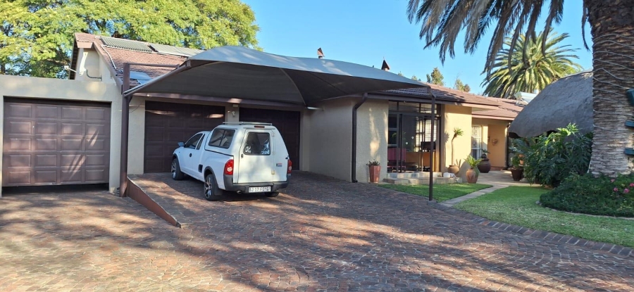 5 Bedroom Property for Sale in Libradene Gauteng
