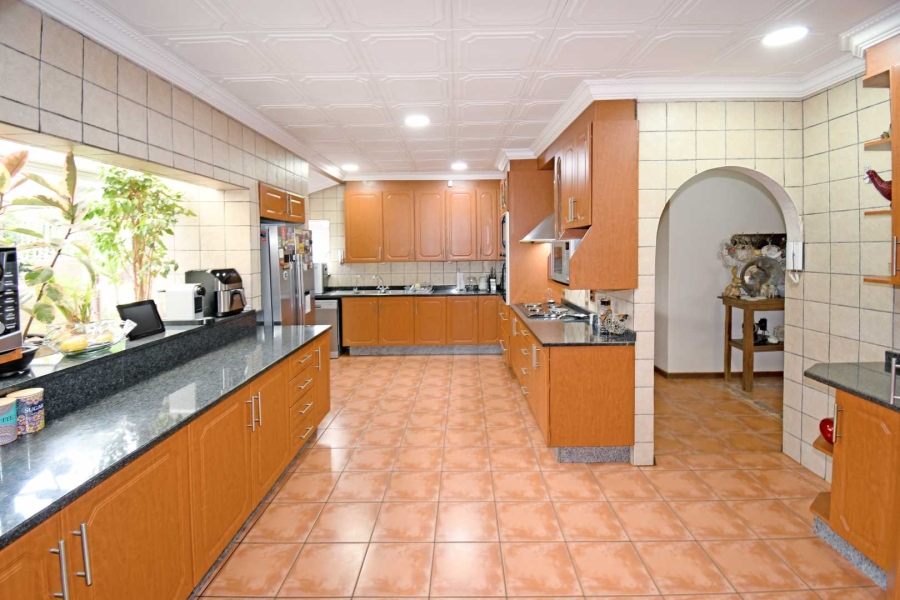 5 Bedroom Property for Sale in Libradene Gauteng