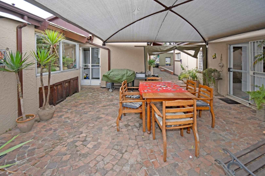5 Bedroom Property for Sale in Libradene Gauteng