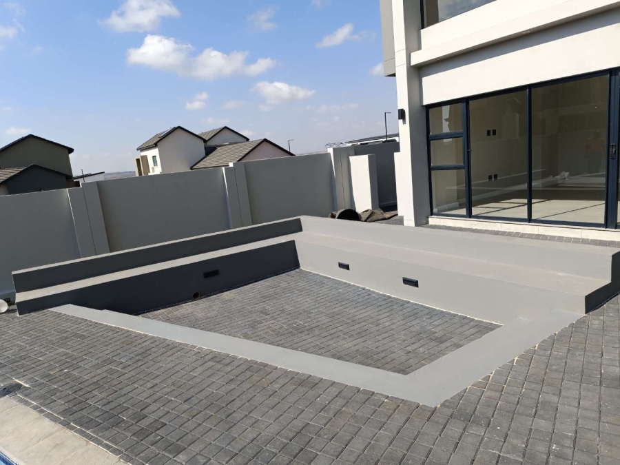 4 Bedroom Property for Sale in Midstream Heights Gauteng
