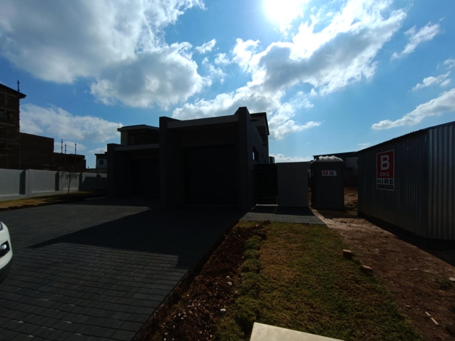 4 Bedroom Property for Sale in Midstream Heights Gauteng