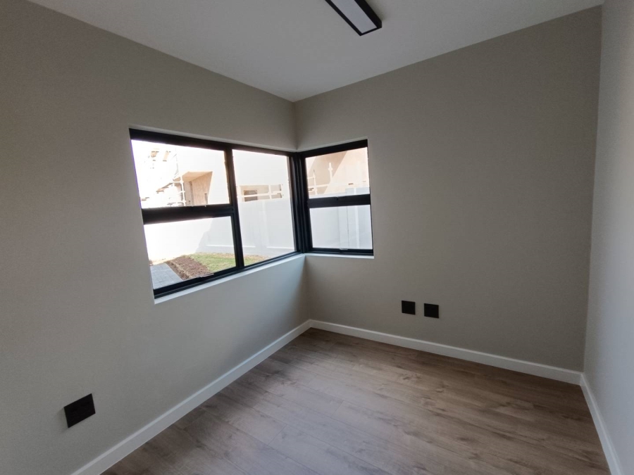 4 Bedroom Property for Sale in Midstream Heights Gauteng