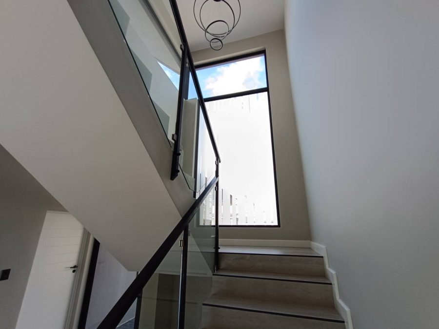 4 Bedroom Property for Sale in Midstream Heights Gauteng