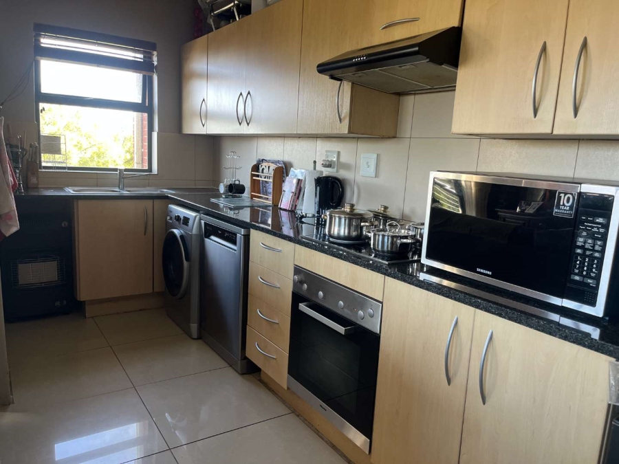 To Let 2 Bedroom Property for Rent in Jackal Creek Golf Estate Gauteng
