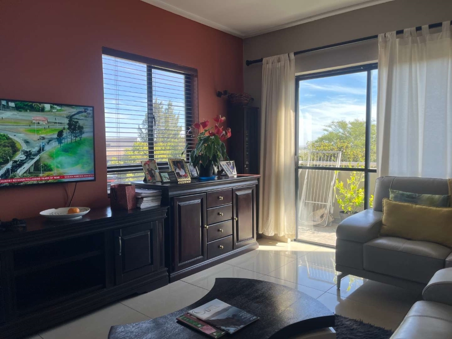 To Let 2 Bedroom Property for Rent in Jackal Creek Golf Estate Gauteng