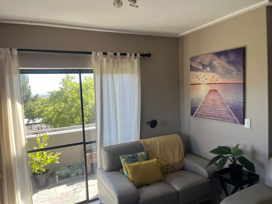To Let 2 Bedroom Property for Rent in Jackal Creek Golf Estate Gauteng