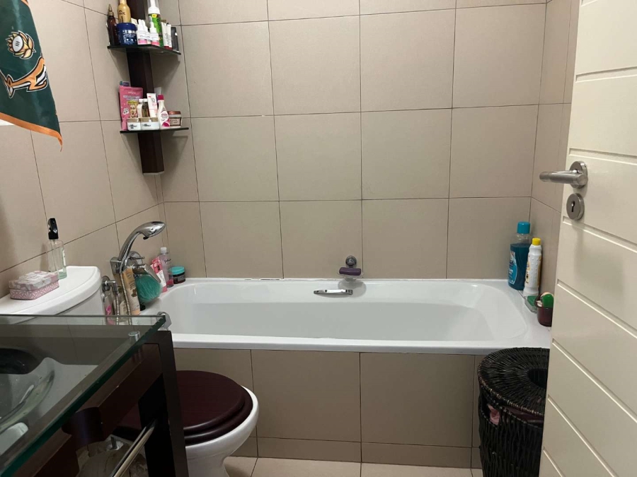 To Let 2 Bedroom Property for Rent in Jackal Creek Golf Estate Gauteng