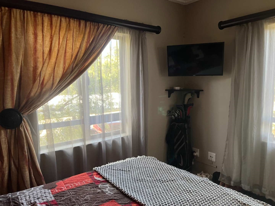To Let 2 Bedroom Property for Rent in Jackal Creek Golf Estate Gauteng