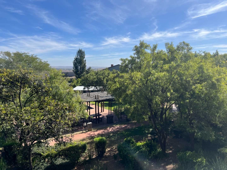 To Let 2 Bedroom Property for Rent in Jackal Creek Golf Estate Gauteng