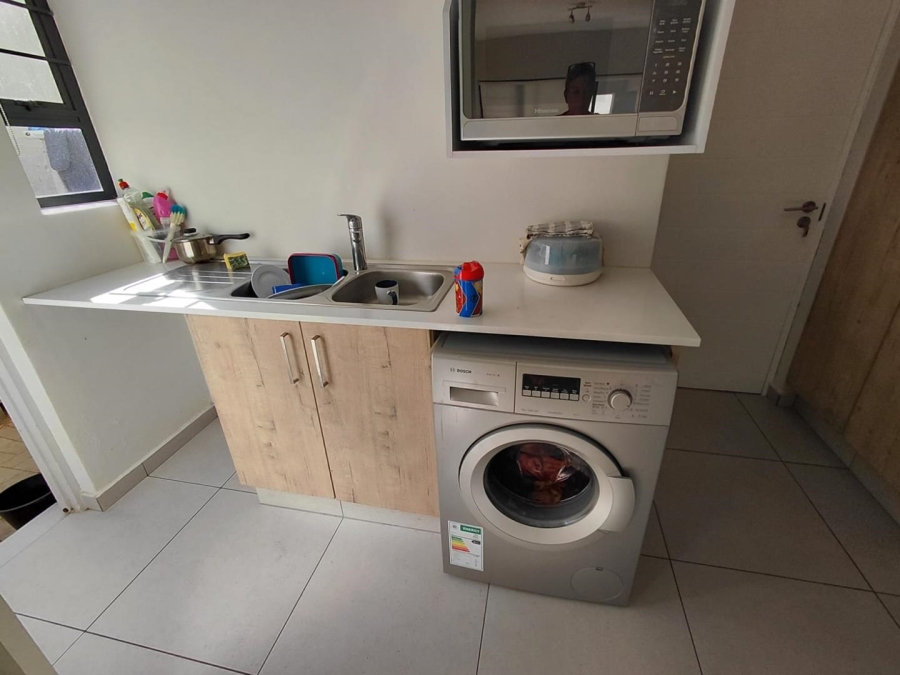 To Let 3 Bedroom Property for Rent in Broadacres Gauteng