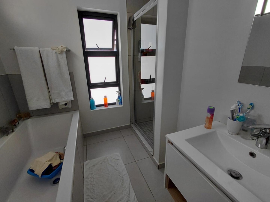 To Let 3 Bedroom Property for Rent in Broadacres Gauteng