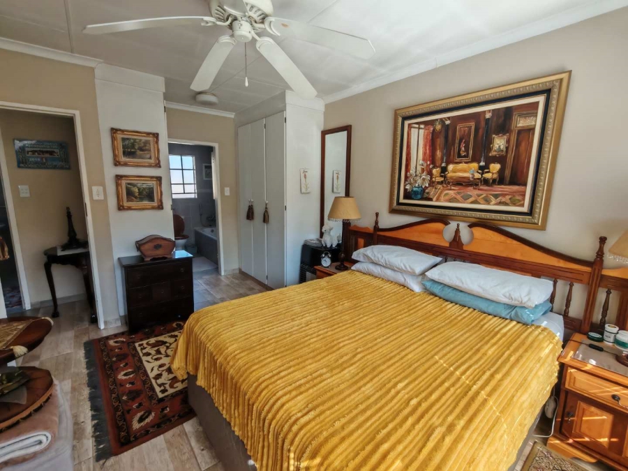 2 Bedroom Property for Sale in Eldoraigne Gauteng