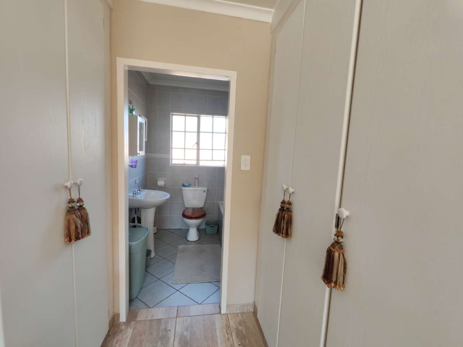 2 Bedroom Property for Sale in Eldoraigne Gauteng