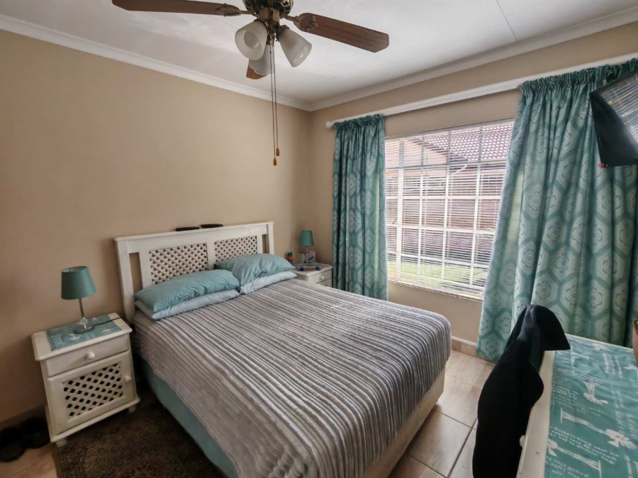 2 Bedroom Property for Sale in Eldoraigne Gauteng