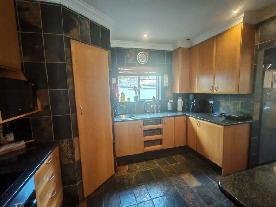3 Bedroom Property for Sale in Eldoraigne Gauteng