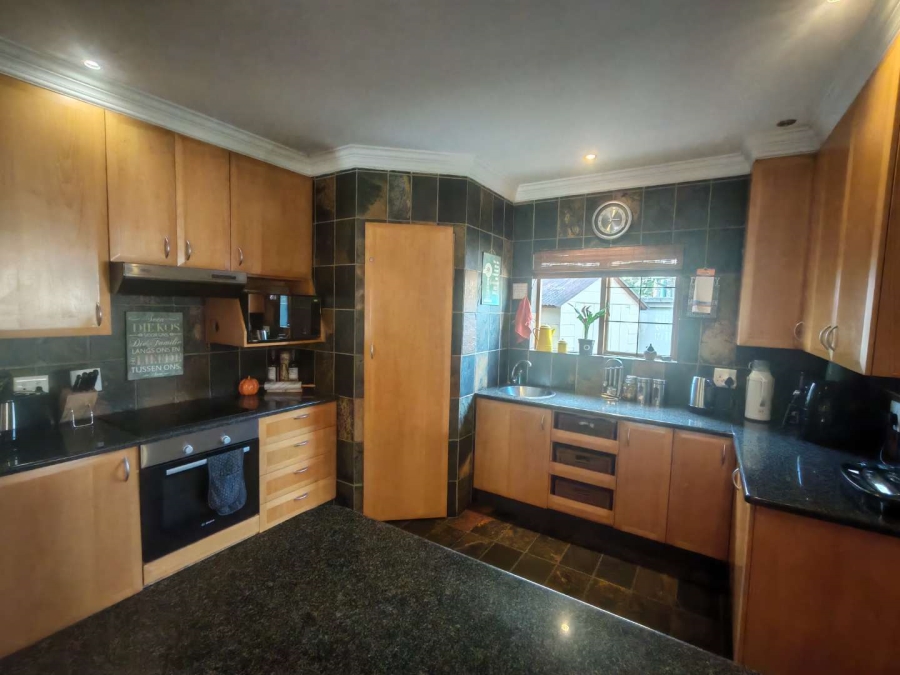 3 Bedroom Property for Sale in Eldoraigne Gauteng