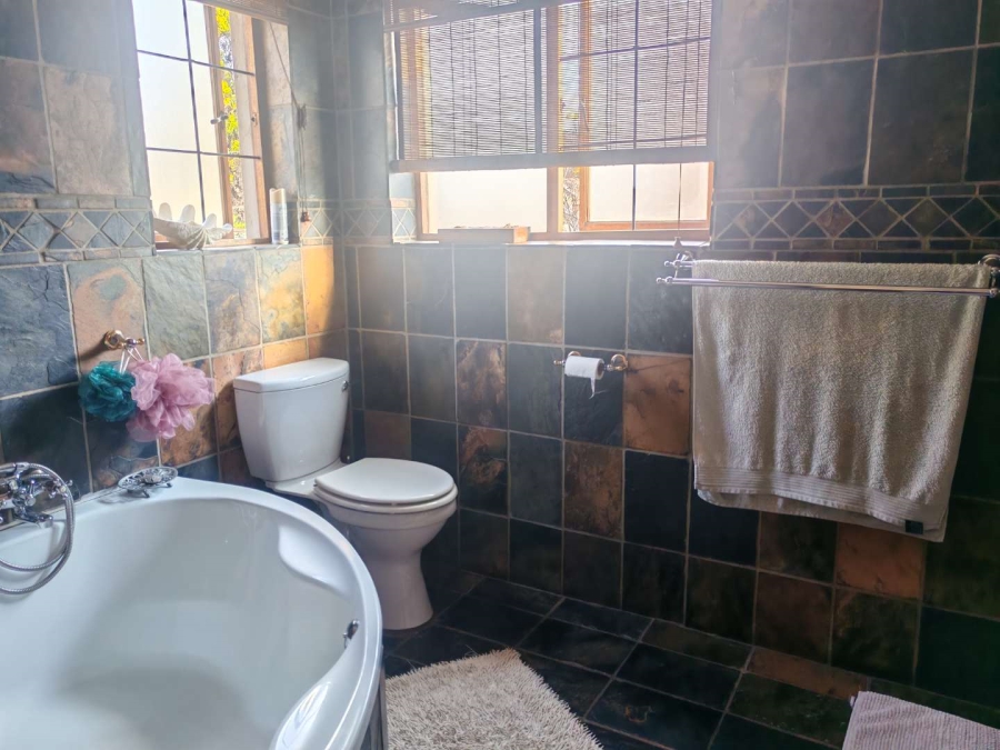 3 Bedroom Property for Sale in Eldoraigne Gauteng