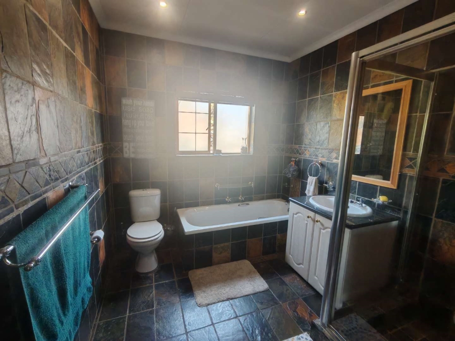 3 Bedroom Property for Sale in Eldoraigne Gauteng