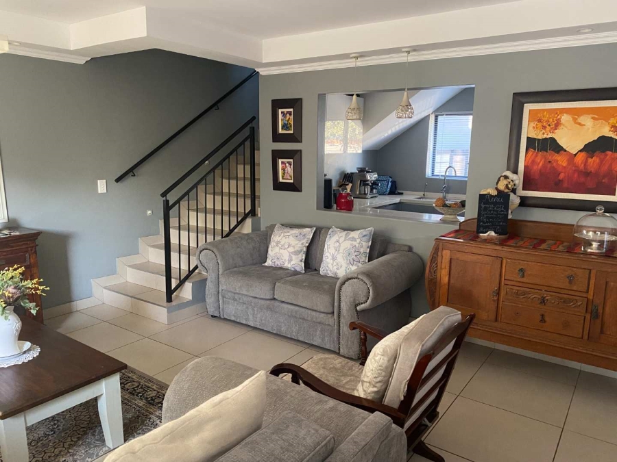 To Let 3 Bedroom Property for Rent in Heritage Hill Gauteng