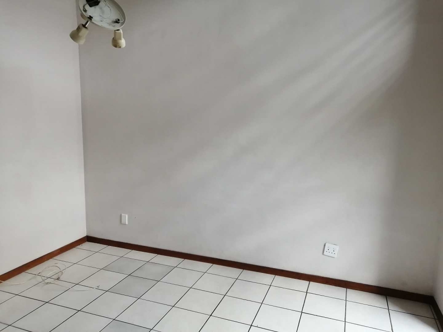1 Bedroom Property for Sale in Riviera Gauteng