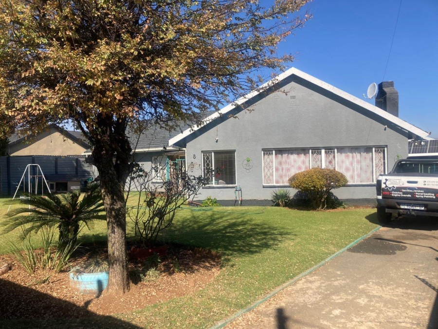 4 Bedroom Property for Sale in Witpoortjie Gauteng