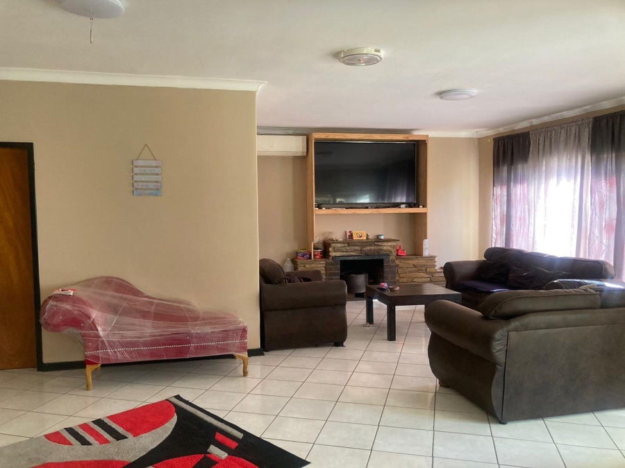 4 Bedroom Property for Sale in Witpoortjie Gauteng