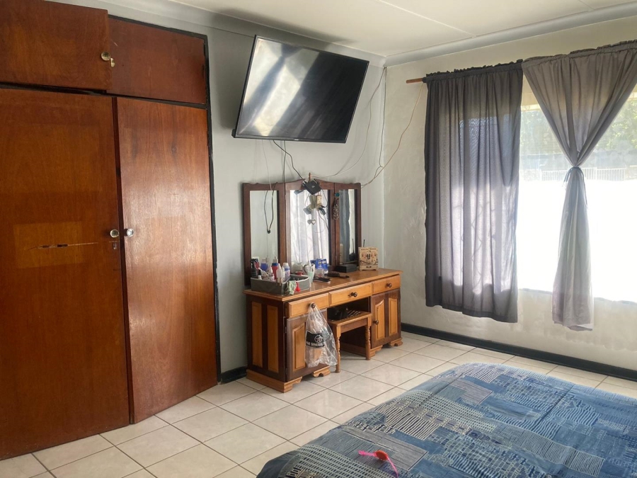 4 Bedroom Property for Sale in Witpoortjie Gauteng