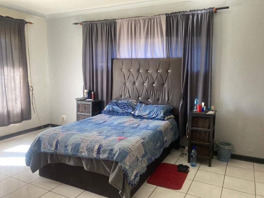 4 Bedroom Property for Sale in Witpoortjie Gauteng