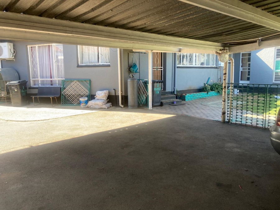 4 Bedroom Property for Sale in Witpoortjie Gauteng