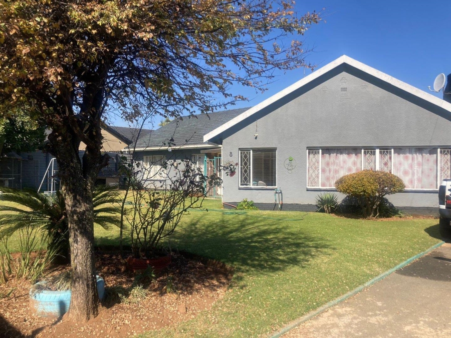 4 Bedroom Property for Sale in Witpoortjie Gauteng