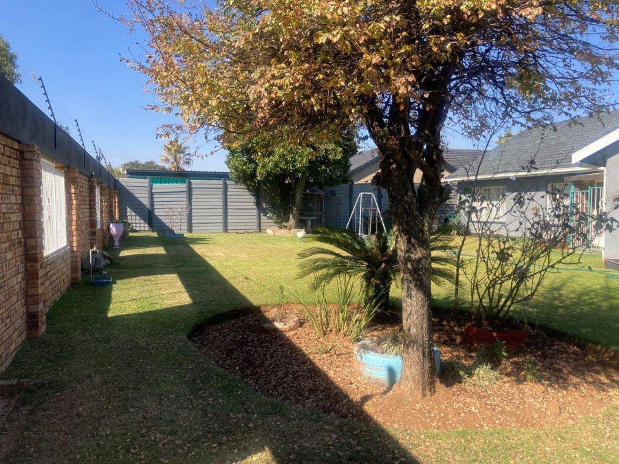 4 Bedroom Property for Sale in Witpoortjie Gauteng