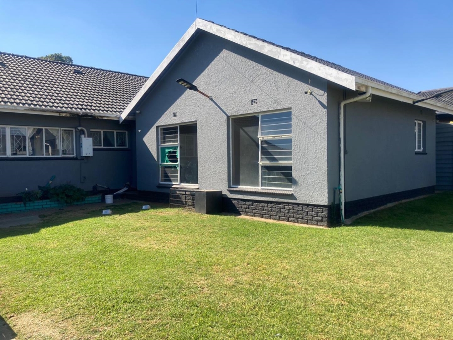 4 Bedroom Property for Sale in Witpoortjie Gauteng