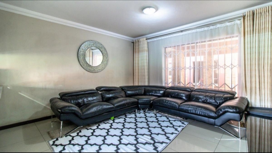 3 Bedroom Property for Sale in Brackendowns Gauteng