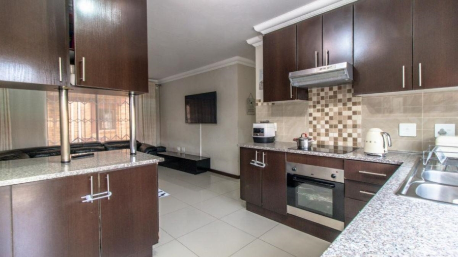 3 Bedroom Property for Sale in Brackendowns Gauteng
