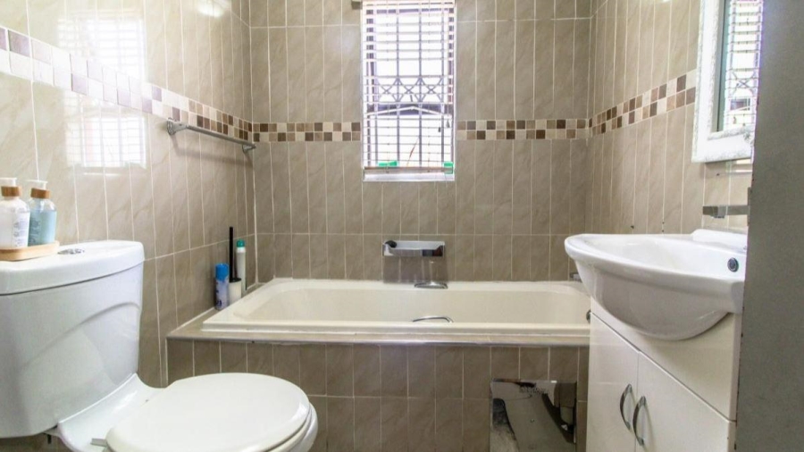 3 Bedroom Property for Sale in Brackendowns Gauteng