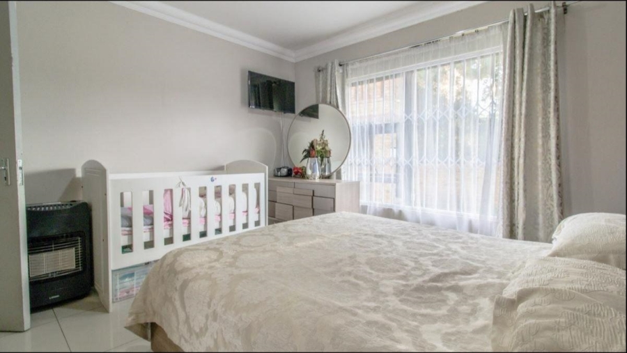 3 Bedroom Property for Sale in Brackendowns Gauteng