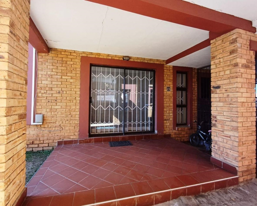3 Bedroom Property for Sale in Brackendowns Gauteng