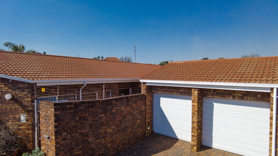 3 Bedroom Property for Sale in Lakefield Gauteng