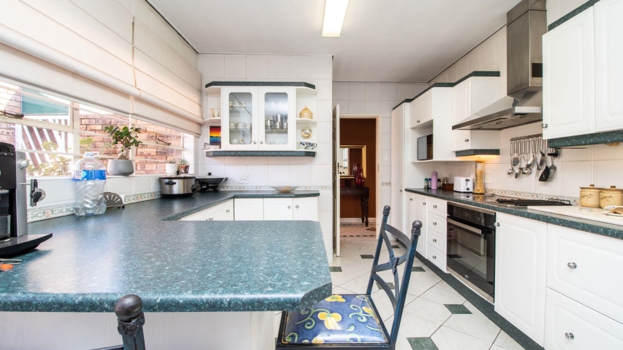 3 Bedroom Property for Sale in Lakefield Gauteng