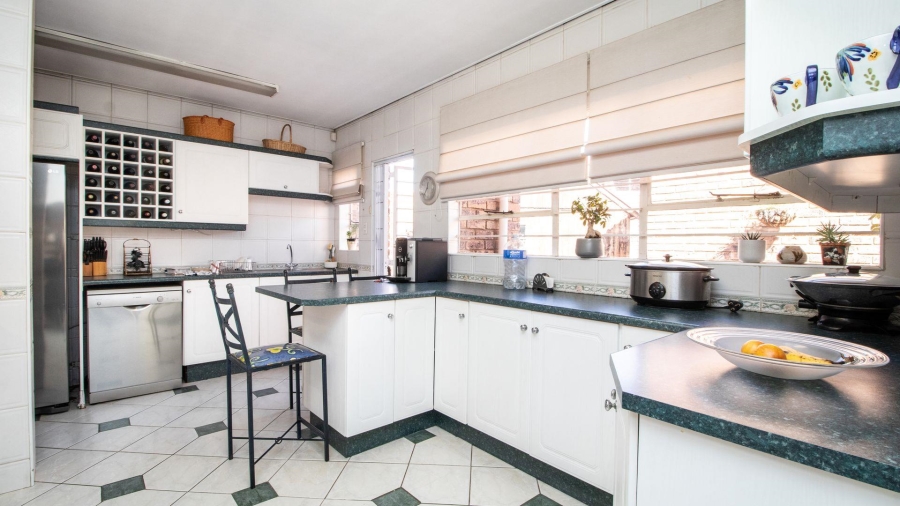 3 Bedroom Property for Sale in Lakefield Gauteng