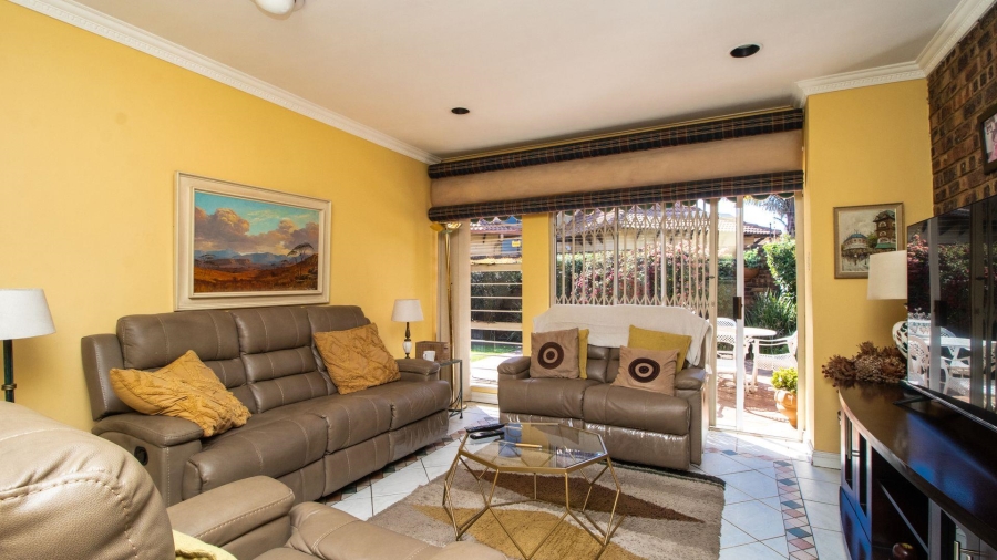 3 Bedroom Property for Sale in Lakefield Gauteng