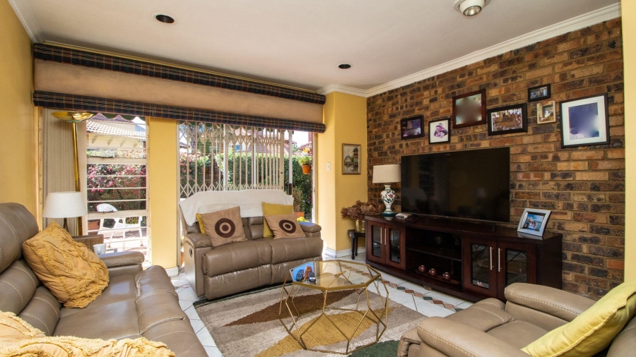3 Bedroom Property for Sale in Lakefield Gauteng