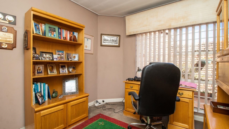 3 Bedroom Property for Sale in Lakefield Gauteng