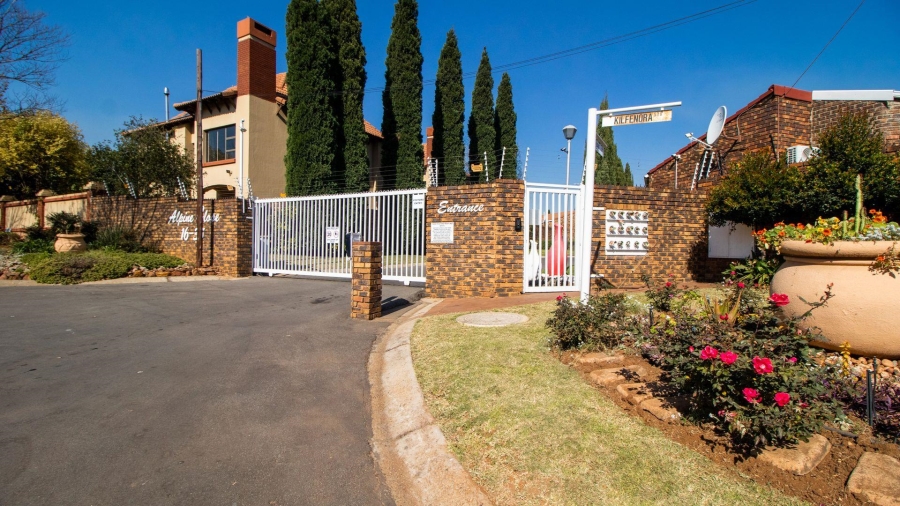 3 Bedroom Property for Sale in Lakefield Gauteng