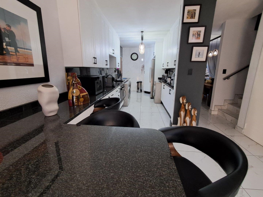 3 Bedroom Property for Sale in Brackenhurst Gauteng