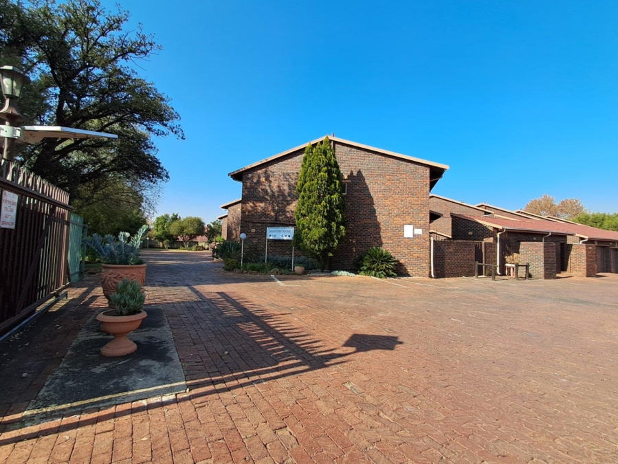 3 Bedroom Property for Sale in Brackenhurst Gauteng