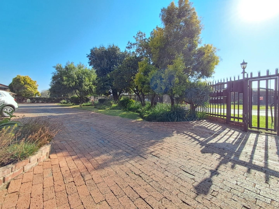 3 Bedroom Property for Sale in Brackenhurst Gauteng