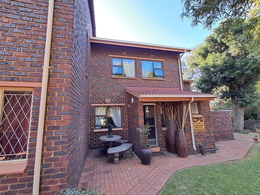 3 Bedroom Property for Sale in Brackenhurst Gauteng